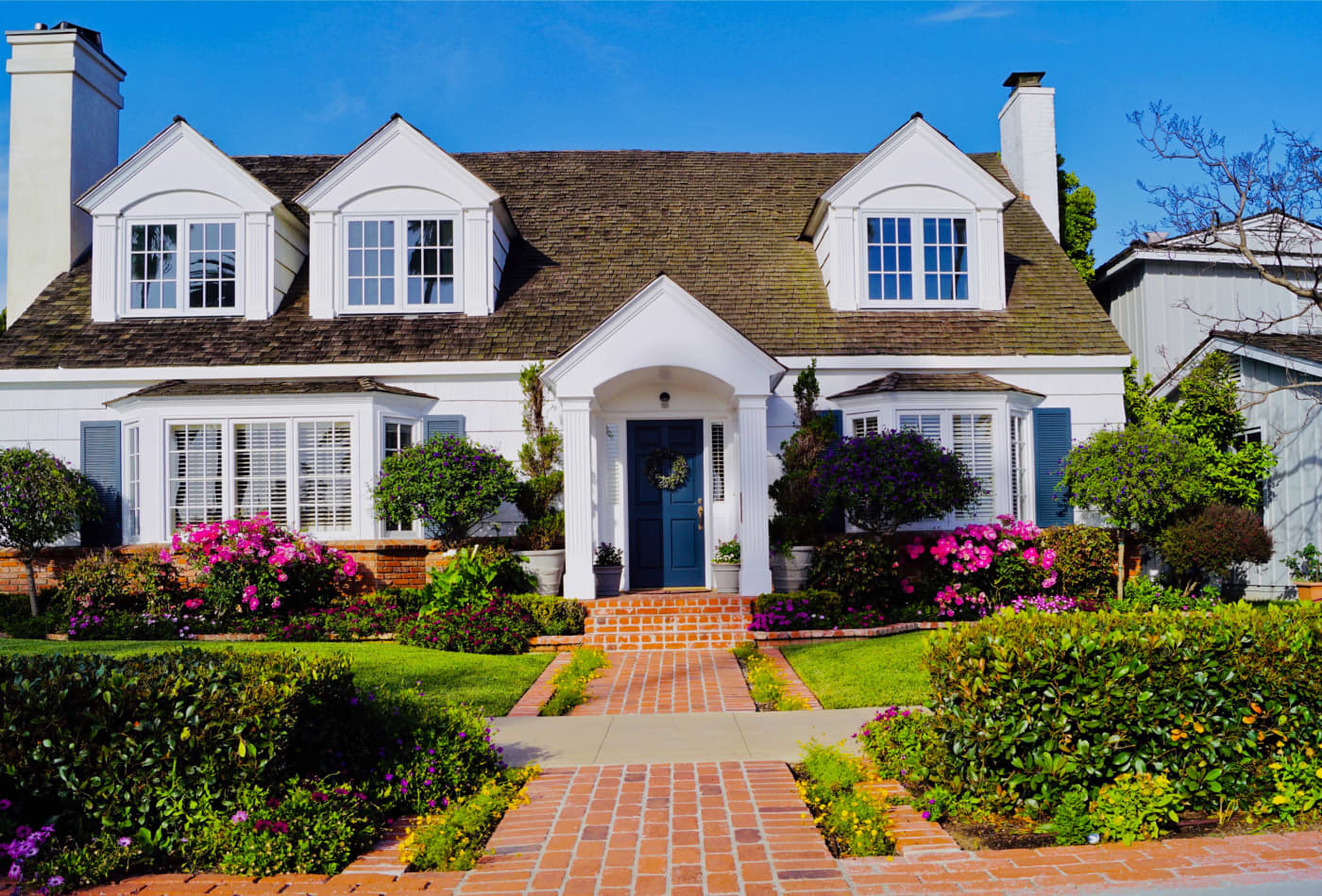 106758801-1603459526384-picture-perfect-beautiful-house-on-the-island-of-coronado-in-sunny-california-beautifully-landscaped_t20_6lJOrv