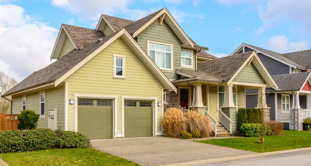 Traditional-style-suburban-home-shutterstock_398991412-823eff-1024x546